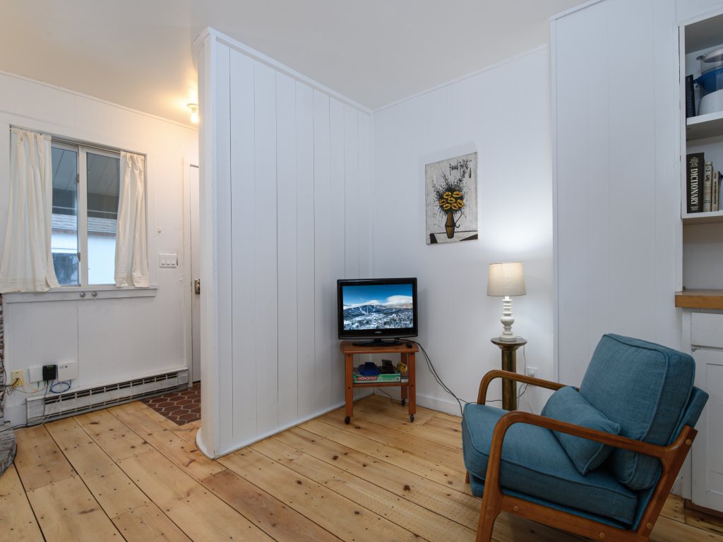 6 Village Edge Vacation Rental in Warren - RedAwning