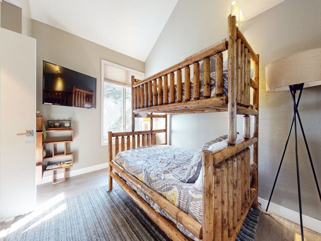 Snowcreek V #888 Vacation Rental in Mammoth Lakes - RedAwning