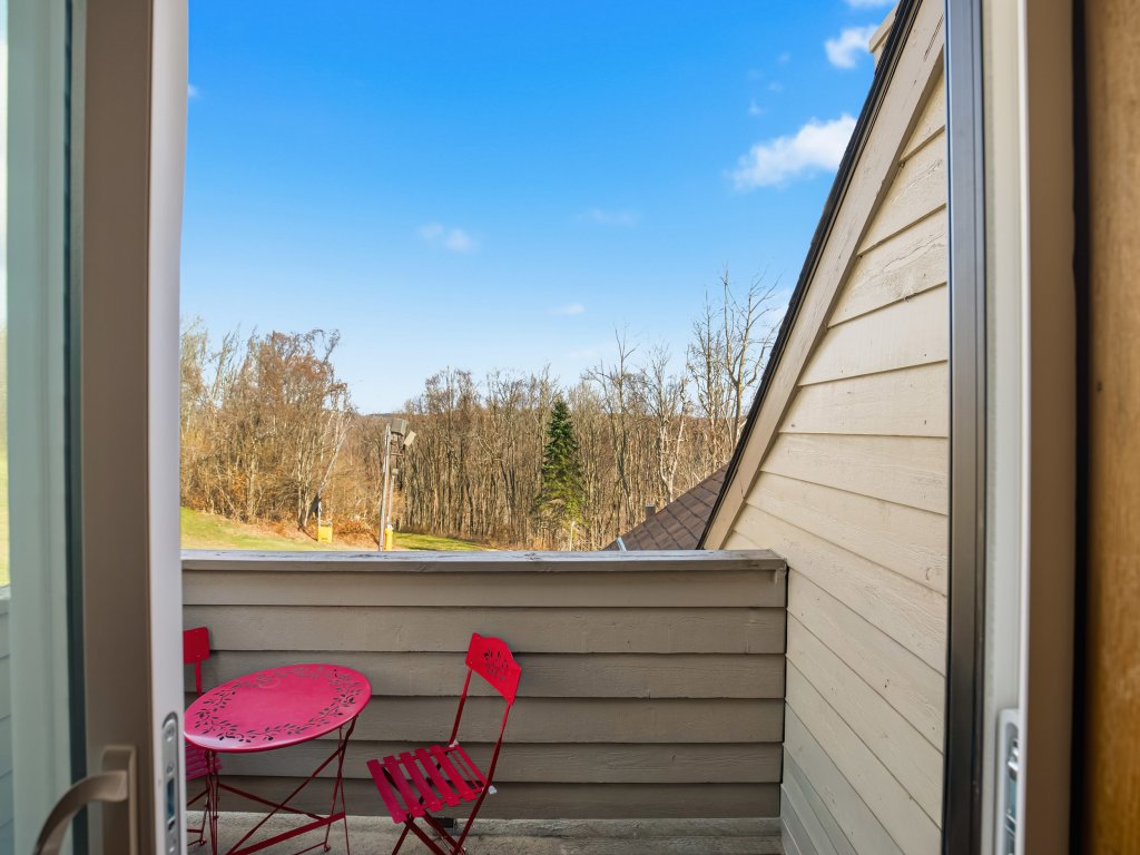 Seven Springs Sunridge 1 BR Condo, Ski-In/Out Vacation Rental in Pennsylvania - RedAwning
