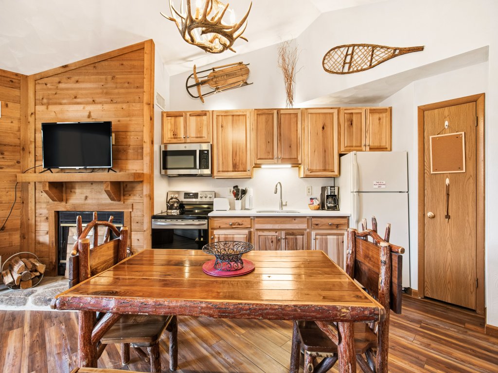 Seven Springs Sunridge 1 BR Condo, Ski-In/Out Vacation Rental in Pennsylvania - RedAwning