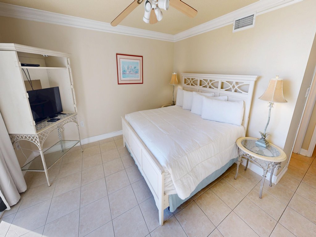 Shoreline Towers 2043 Vacation Rental in Destin - RedAwning