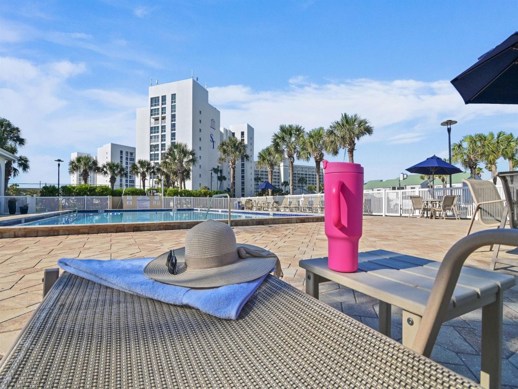 Shoreline Towers 2043 Vacation Rental in Destin - RedAwning