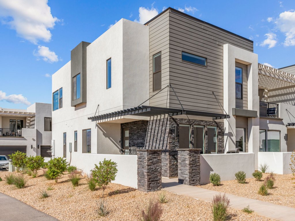 Coastline Cottage Vacation Rental in St. George - RedAwning