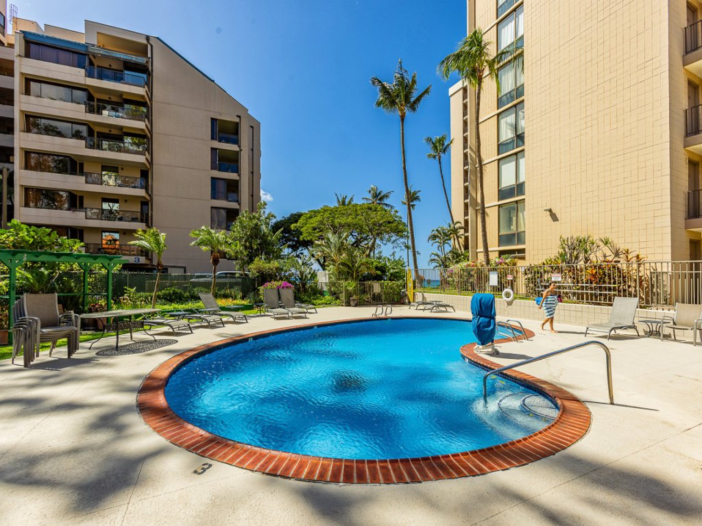Valley Isle 1201 Vacation Rental in Lahaina - RedAwning