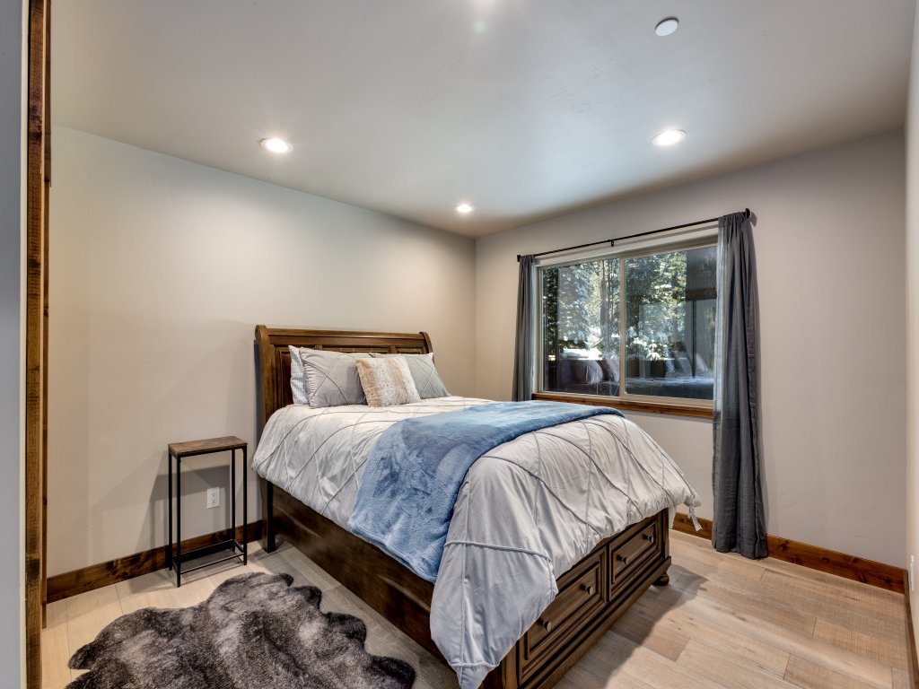 South Tahoe Modern Vacation Rental in California - RedAwning