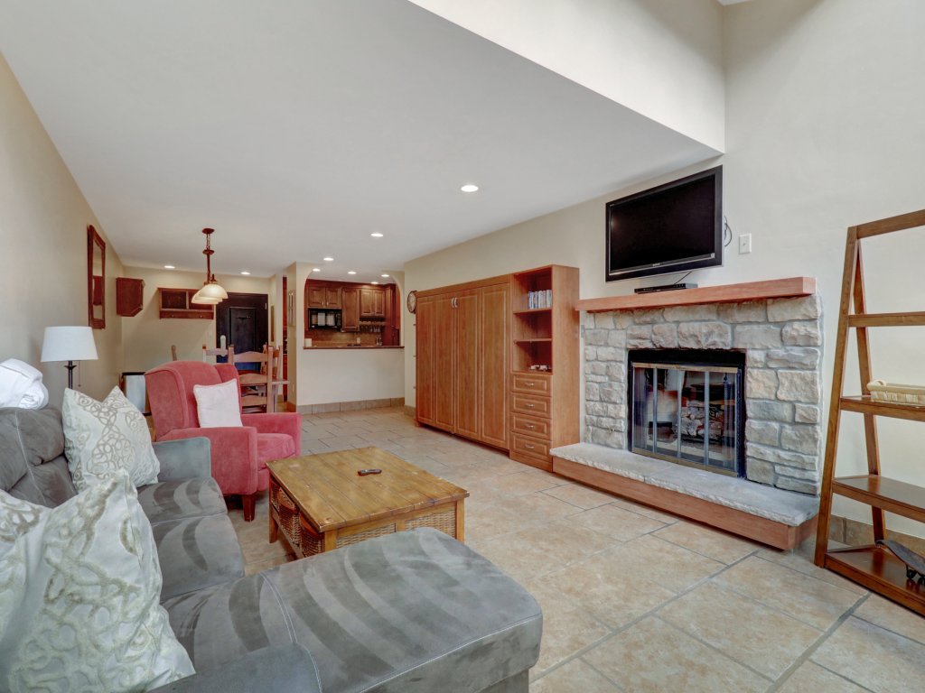 VS551 Village Square 1 Br 1 Ba Vacation Rental in Copper Mountain - RedAwning