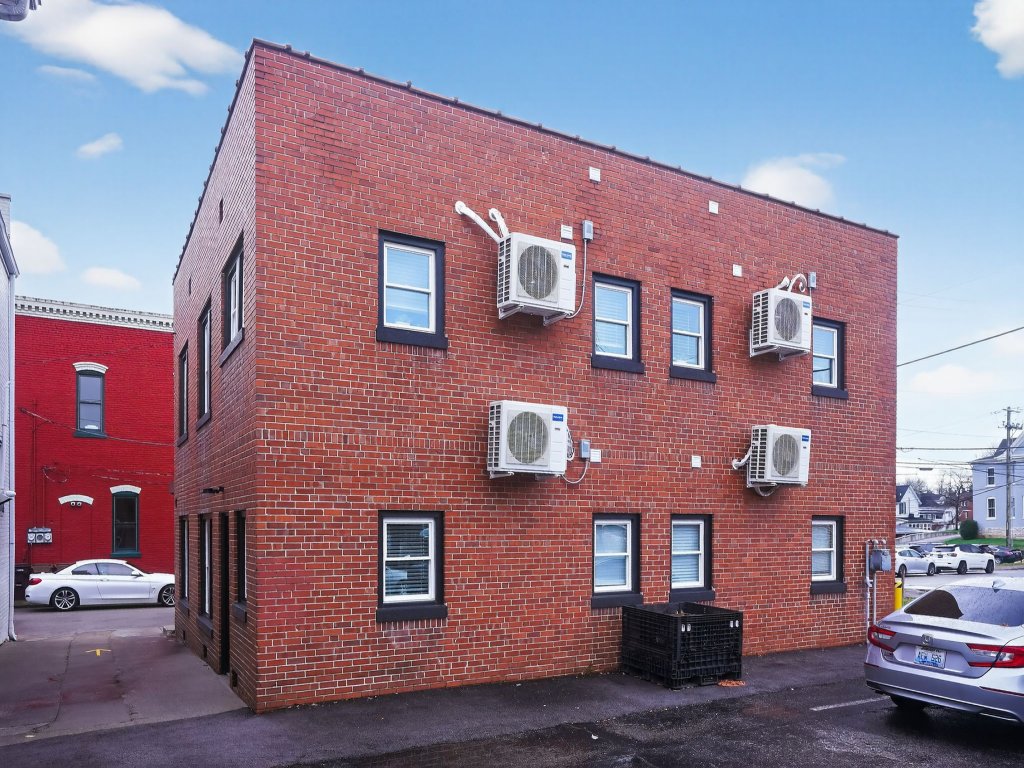 Downtown Mid-Century Escape, Columbia House Unit C Vacation Rental in Kentucky - RedAwning