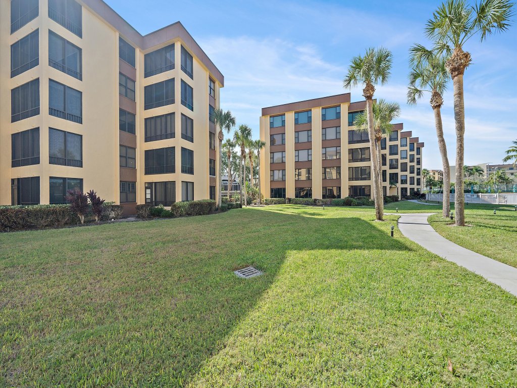 'Bout Time - Turtle Beach, Tennis, Heated Pool, Bay Views Vacation Rental in Siesta Key - RedAwning