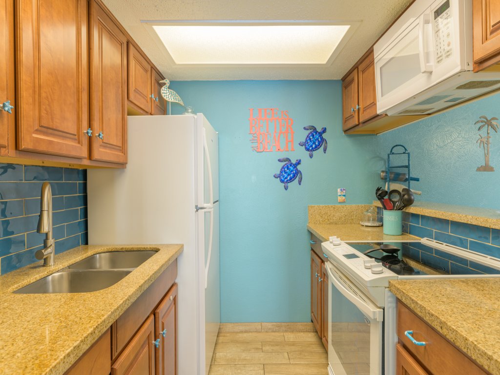 Tiki 137 - 1BR Condo Sleeps 6 with Beach Access Vacation Rental in South Padre Island - RedAwning
