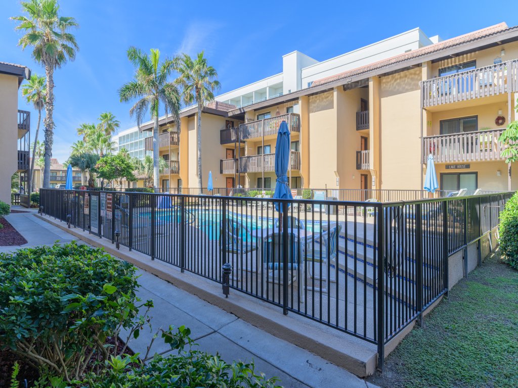 Tiki 137 - 1BR Condo Sleeps 6 with Beach Access Vacation Rental in South Padre Island - RedAwning