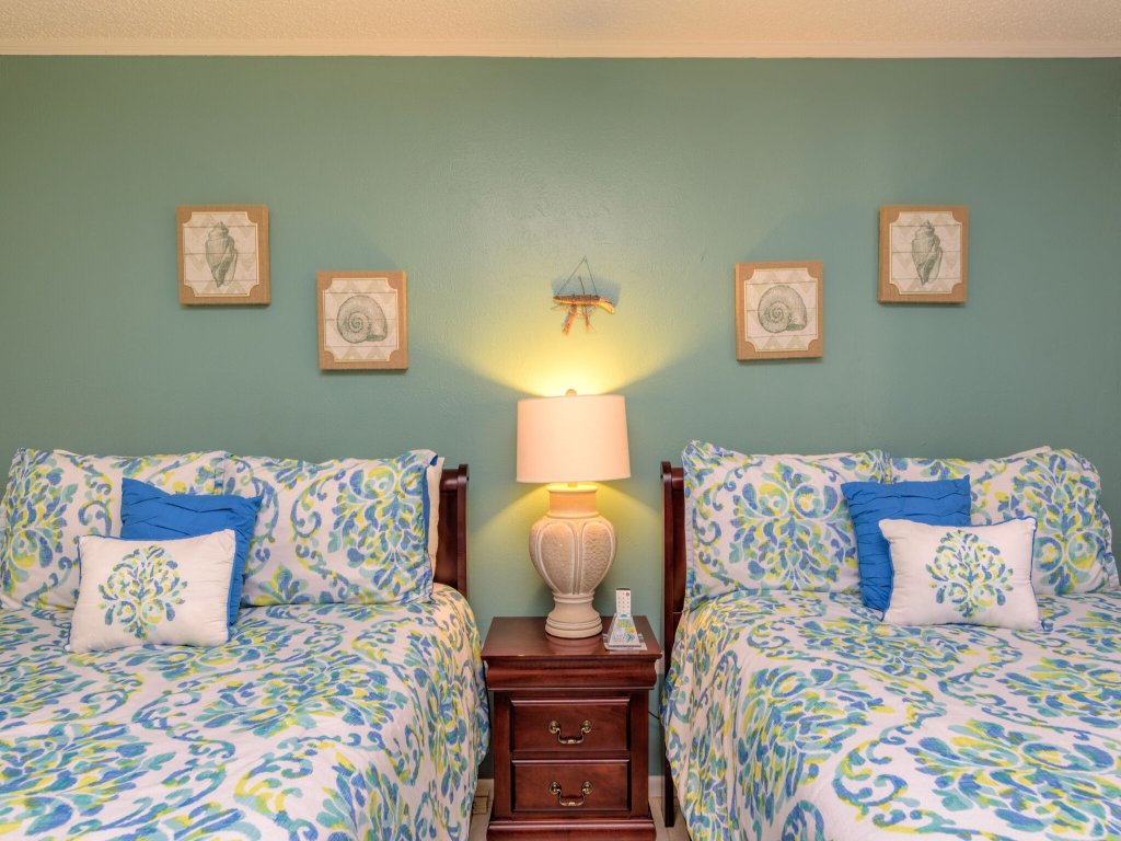 Tiki 141 - 1BR Condo Sleeps 6 Close to the Beach Vacation Rental in South Padre Island - RedAwning