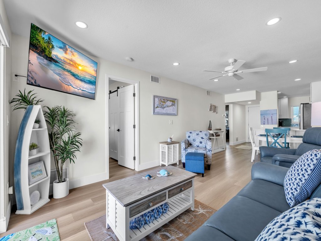 Nautilus #111 Vacation Rental in Holmes Beach - RedAwning