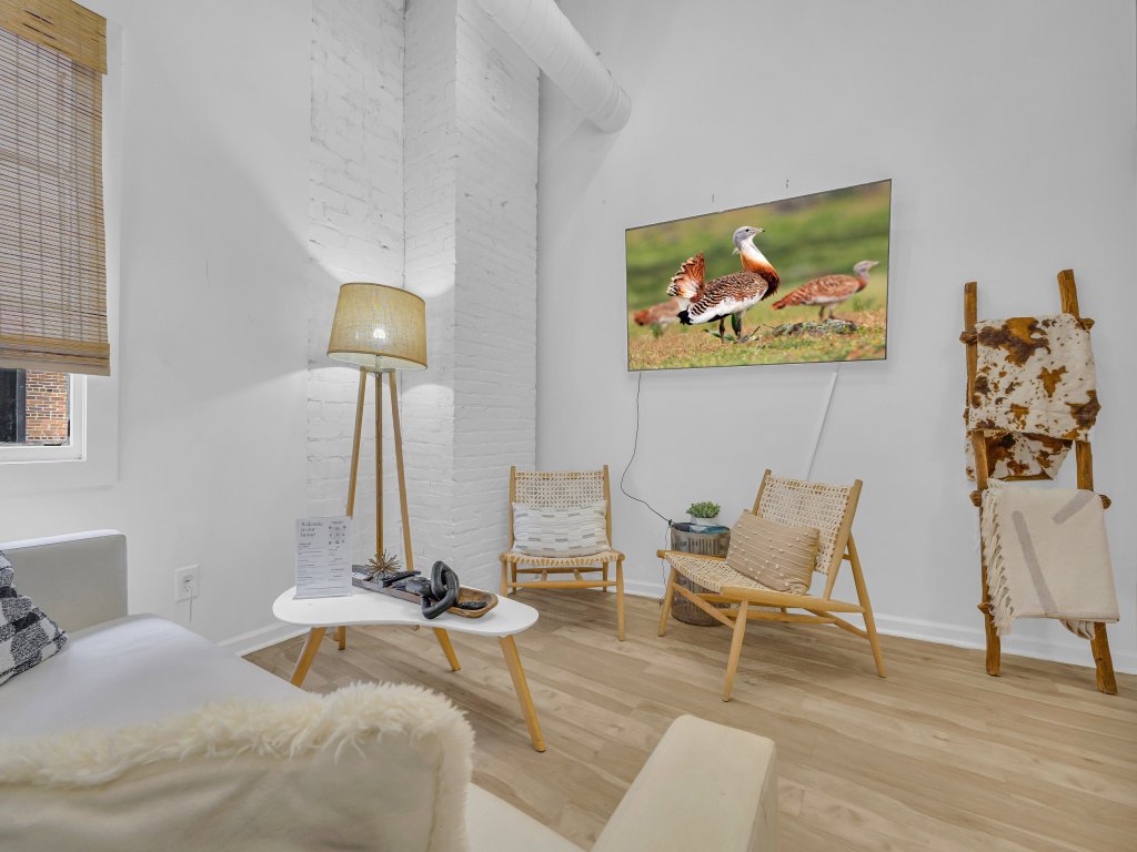 The Dawg Walk Downtown Vacation Rental in Georgia - RedAwning