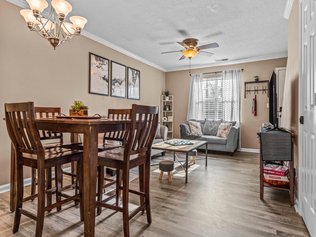 Woodstone Retreat right next to UGA golf course! Vacation Rental in Georgia - RedAwning