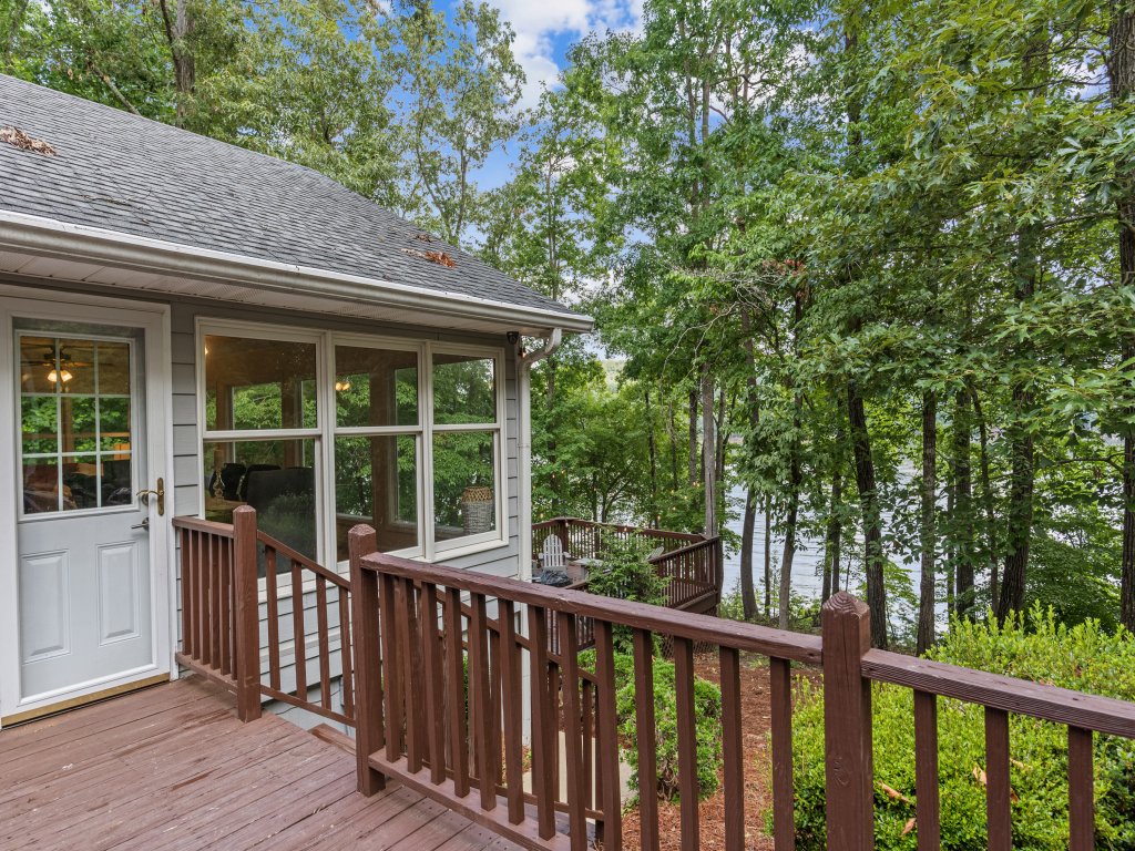 Shorewood Shores Dock & Hot Tub! Vacation Rental in Georgia - RedAwning