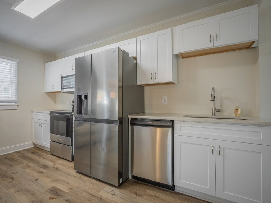 Cara's Cottage - 2 miles from Sanford Stadium Vacation Rental in Georgia - RedAwning