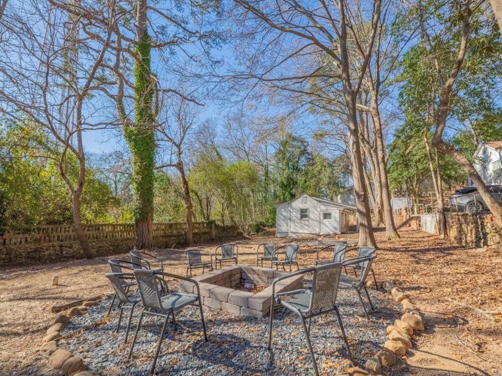 Cara's Cottage - 2 miles from Sanford Stadium Vacation Rental in Georgia - RedAwning