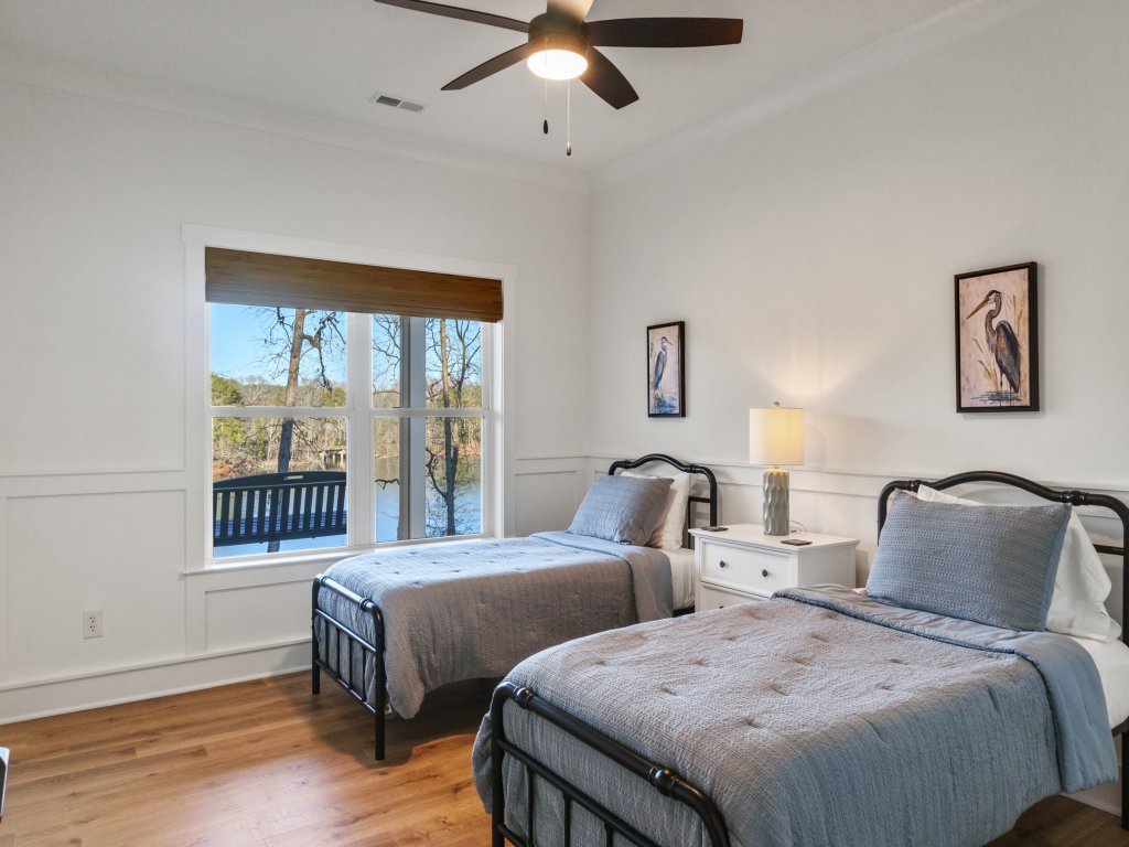 The Hideaway at Lake Hartwell Vacation Rental in South Carolina - RedAwning