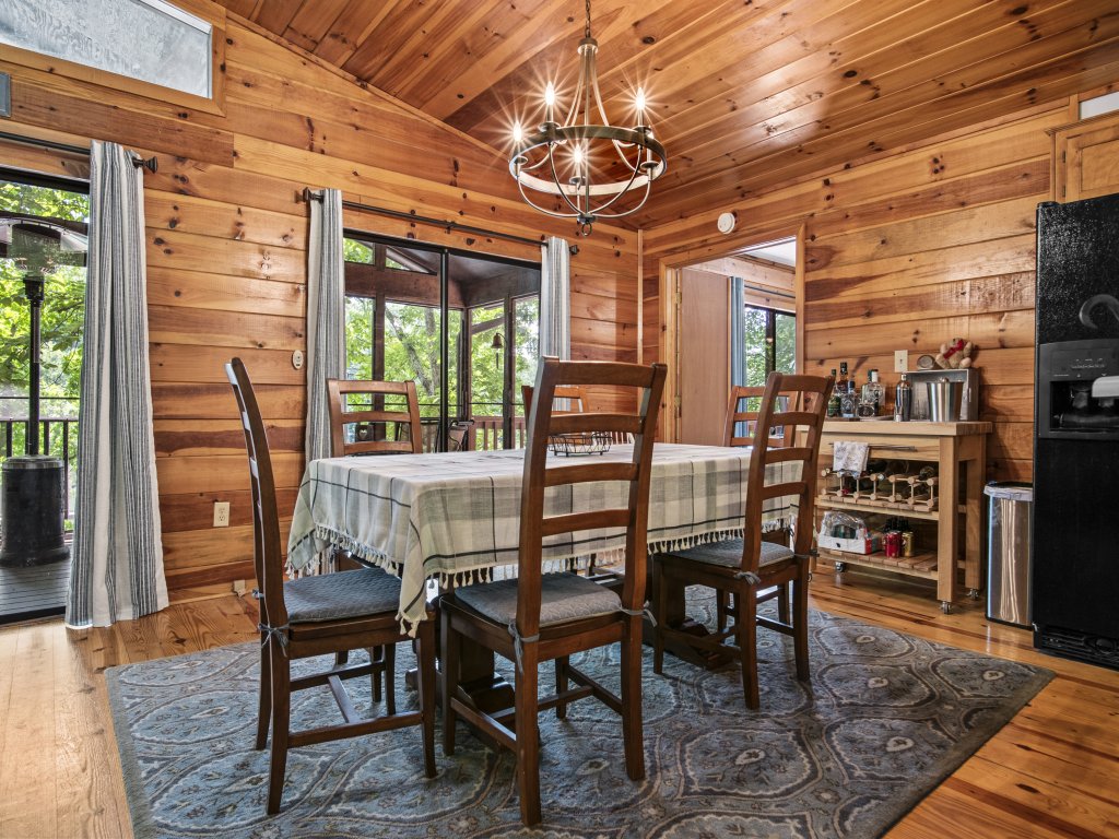 Dogwood Cabin Vacation Rental in Georgia - RedAwning