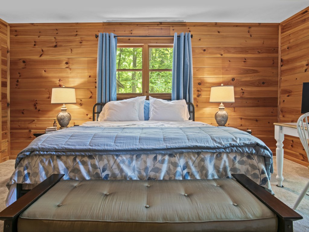 Dogwood Cabin Vacation Rental in Georgia - RedAwning
