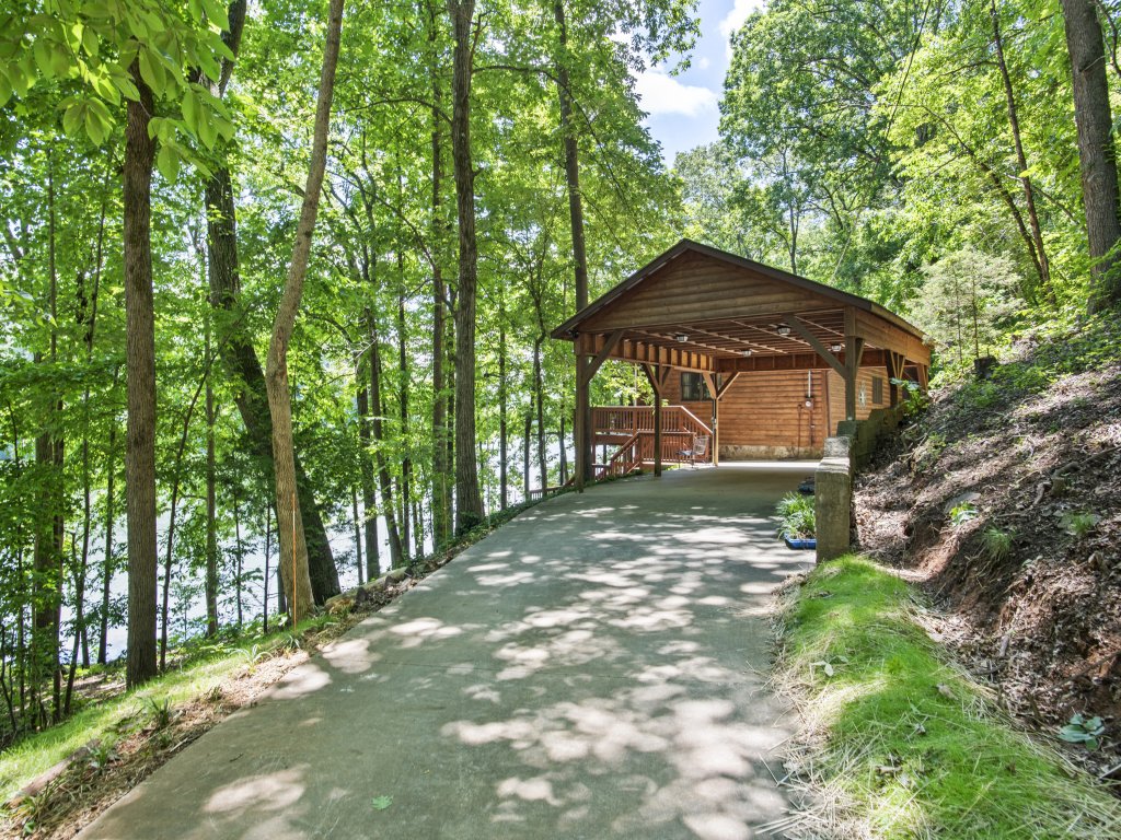 Dogwood Cabin Vacation Rental in Georgia - RedAwning