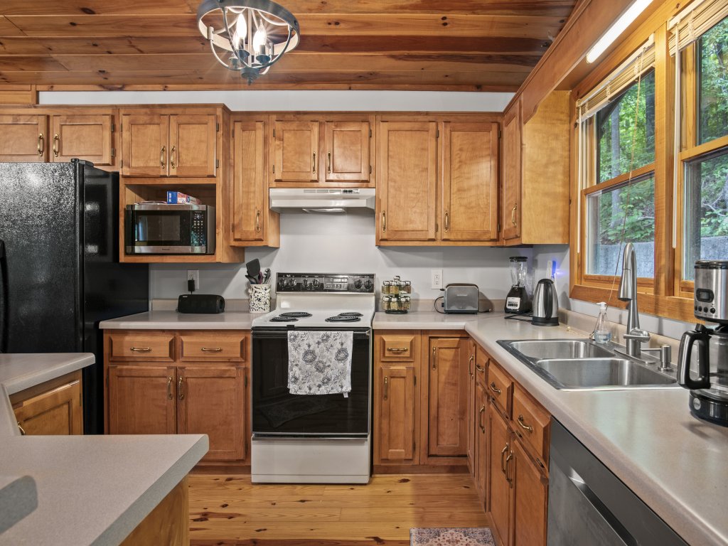 Dogwood Cabin Vacation Rental in Georgia - RedAwning