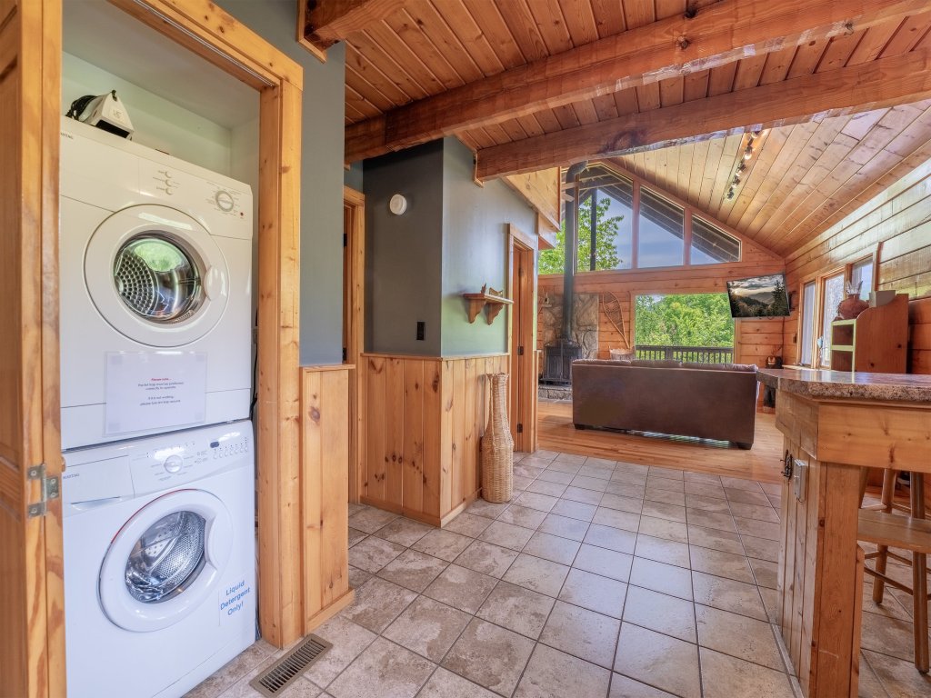Seneca Vacation Rental in Gatlinburg - RedAwning
