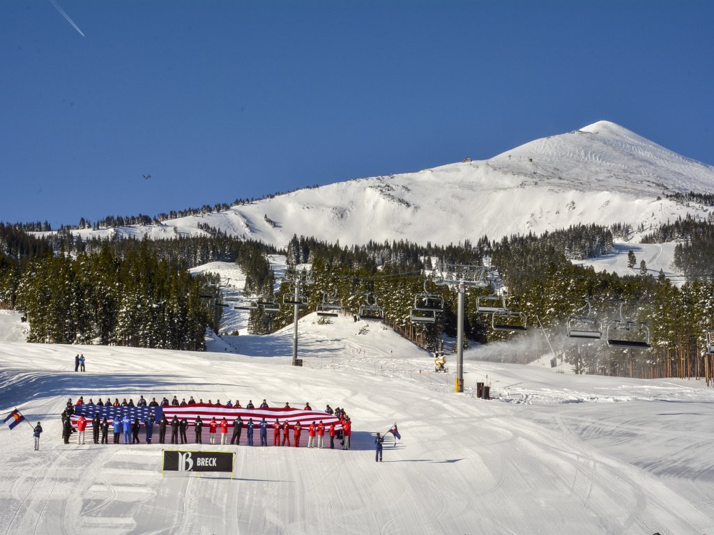 Luxury 2 Bedroom Condo  with Mountain View Vacation Rental in Breckenridge - RedAwning
