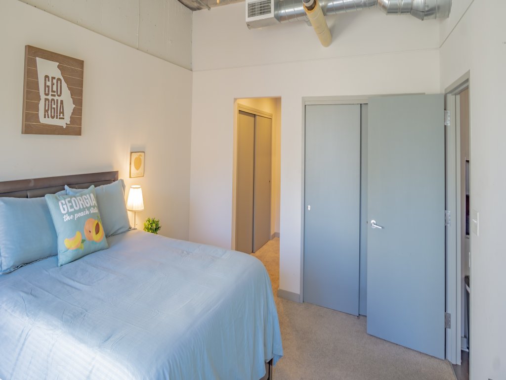 Midtown 1BR Fully Furnished Apartment - Great Location! Vacation Rental in Atlanta - RedAwning