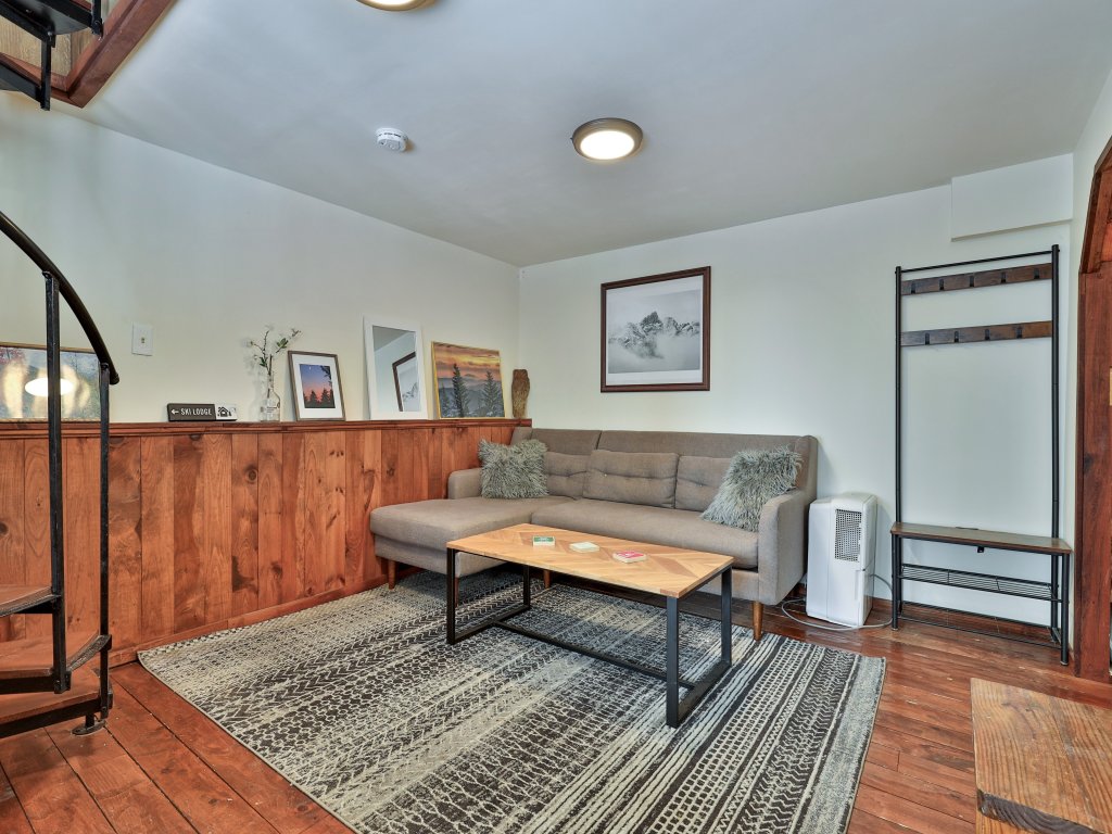 The Powder House Vacation Rental in Killington - RedAwning