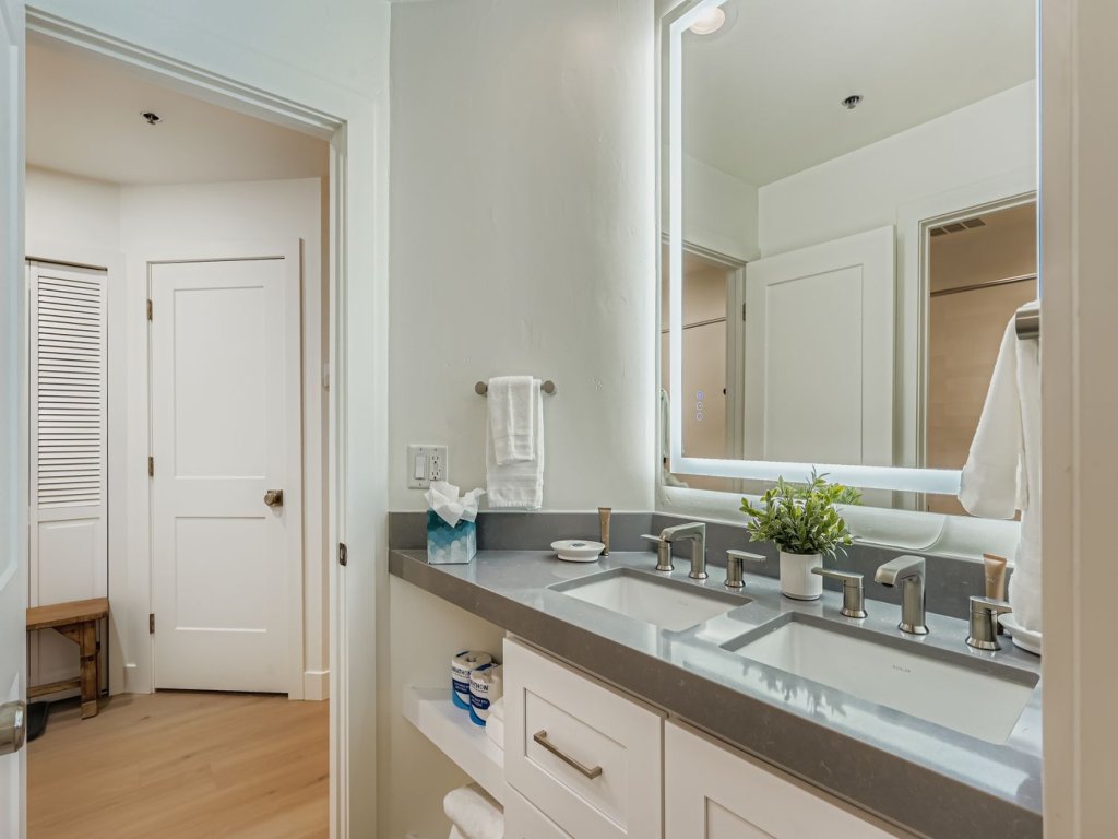 Woodside 1375 Downtown Escape Walk to Everything Vacation Rental in Park City - RedAwning
