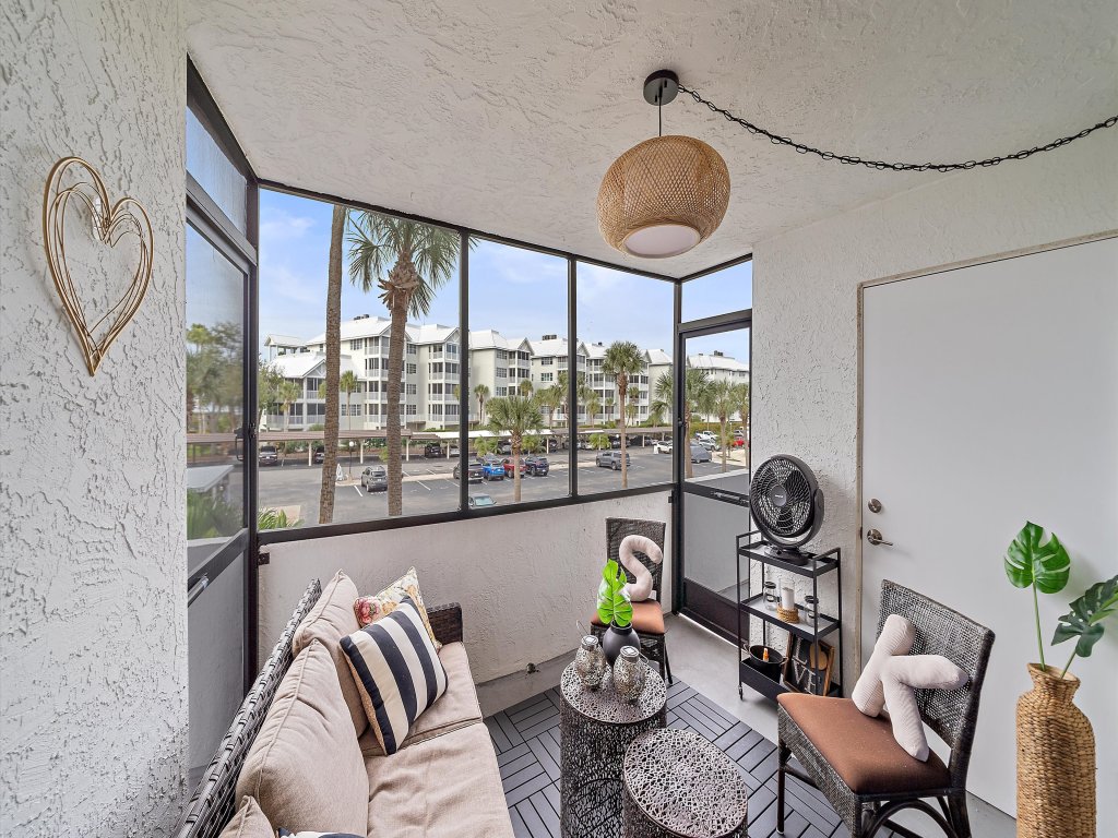 Sole Retreat Vacation Rental in Siesta Key - RedAwning