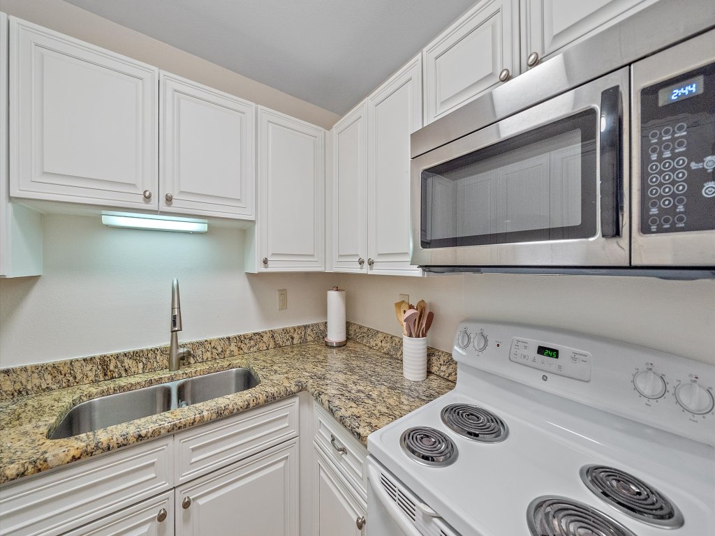 Sole Retreat Vacation Rental in Siesta Key - RedAwning