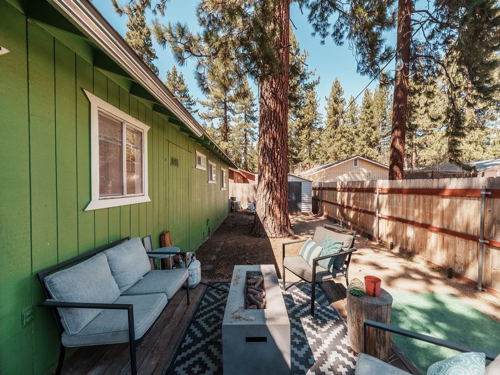 The Green Cabin a few blocks to Lake Tahoe  833T Vacation Rental in California - RedAwning
