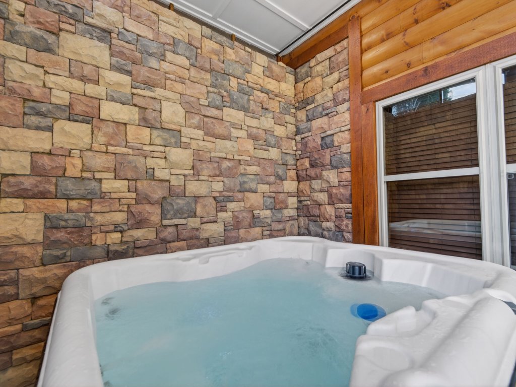 ERN802 - Bear Olympics Vacation Rental in Pigeon Forge - RedAwning
