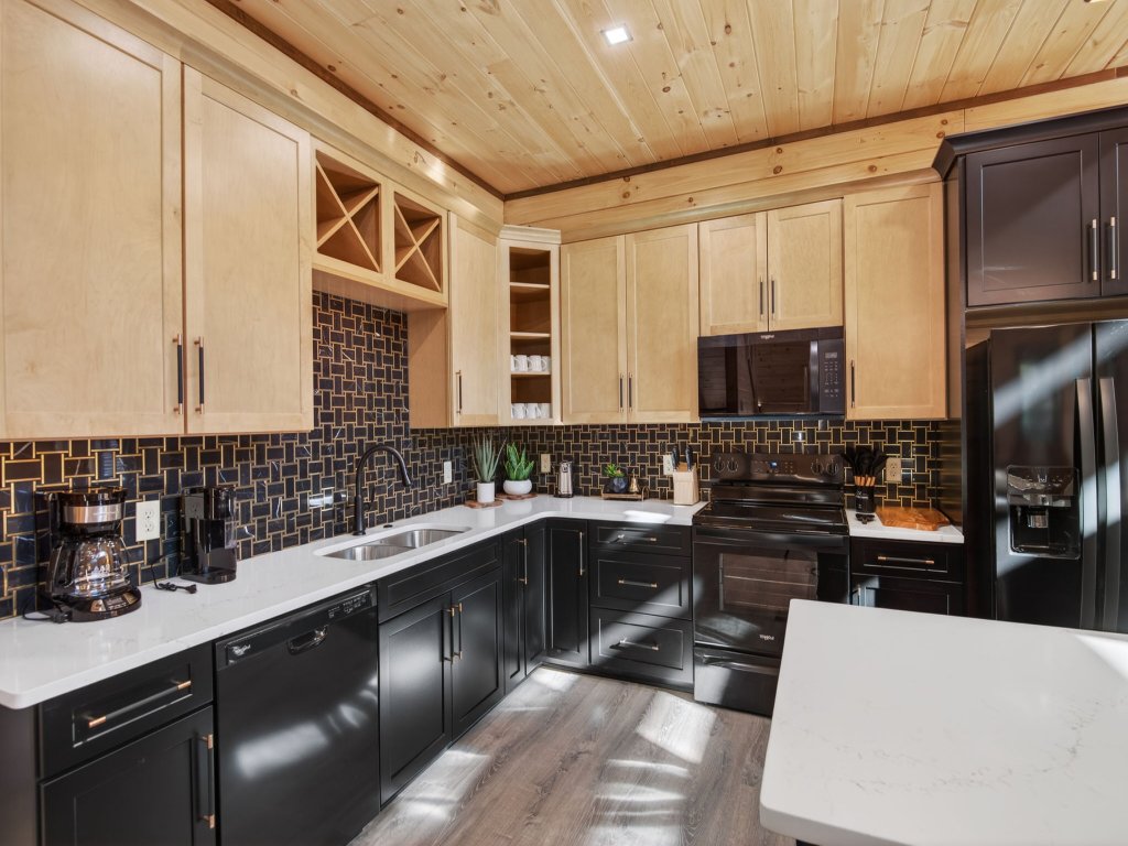 ERN802 - Bear Olympics Vacation Rental in Pigeon Forge - RedAwning