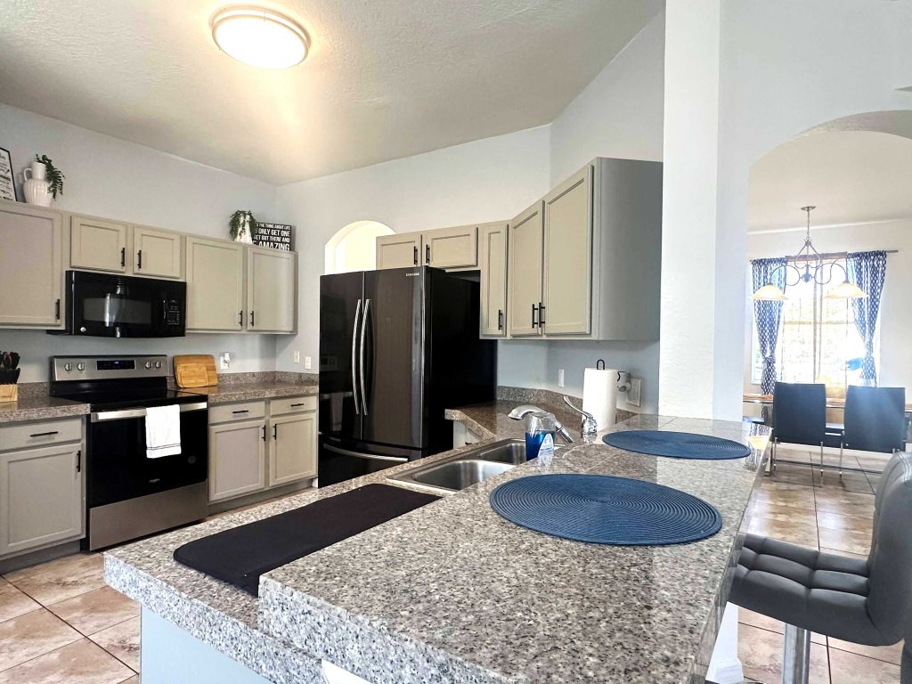Family Villa 5 bedroom near disney world Vacation Rental in Davenport - RedAwning