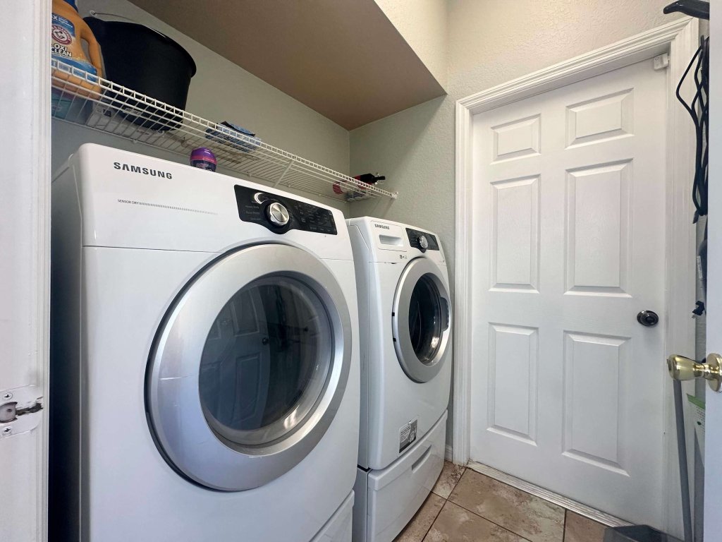 Family Villa 5 bedroom near disney world Vacation Rental in Davenport - RedAwning