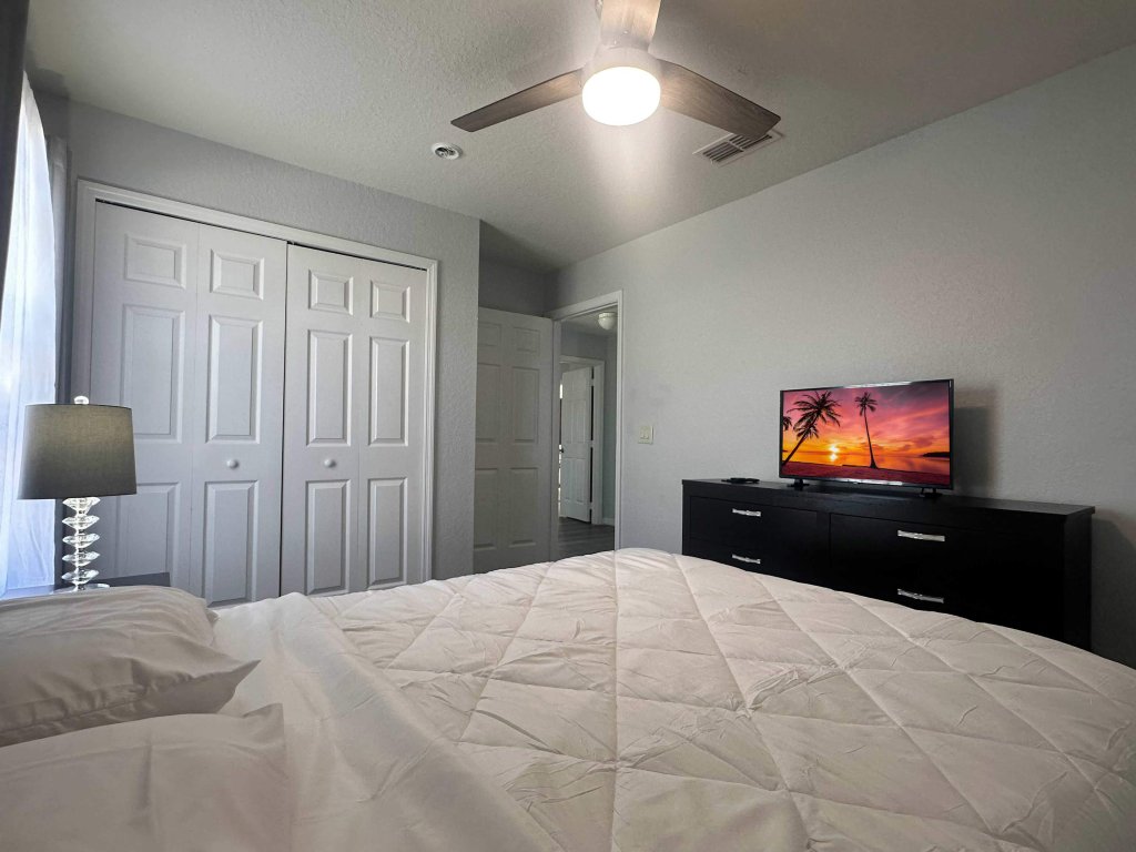 Family Villa 5 bedroom near disney world Vacation Rental in Davenport - RedAwning