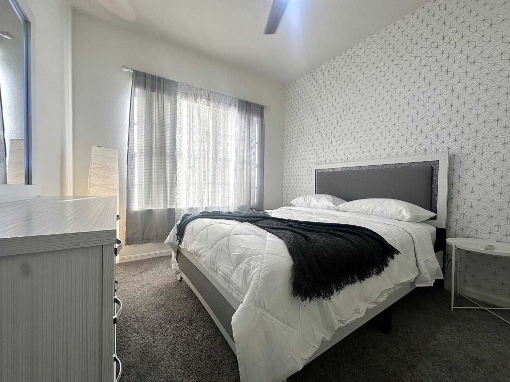 Family Villa 5 bedroom near disney world Vacation Rental in Davenport - RedAwning