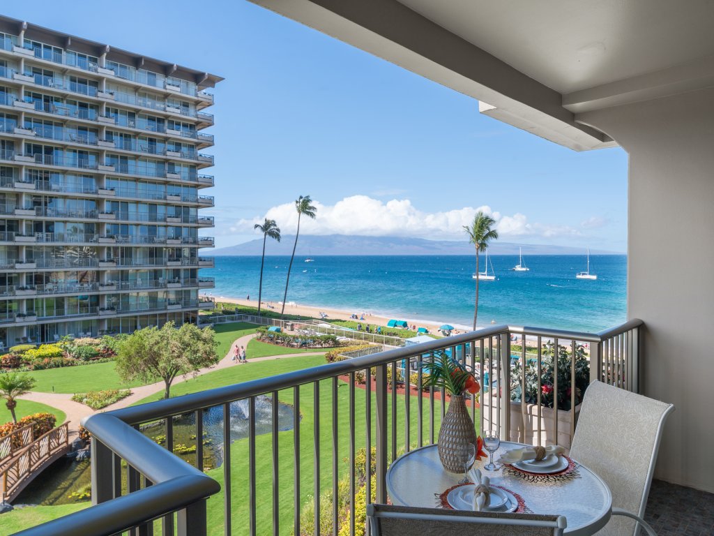 Whaler 413 OceanView Studio Condo Vacation Rental in Lahaina - RedAwning