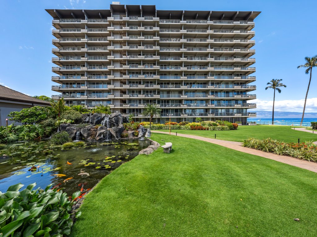 Whaler 413 OceanView Studio Condo Vacation Rental in Lahaina - RedAwning
