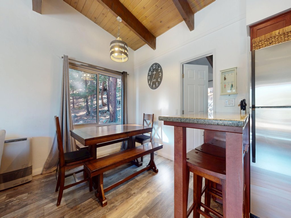 Chateau D'Oex #8 Vacation Rental in Mammoth Lakes - RedAwning