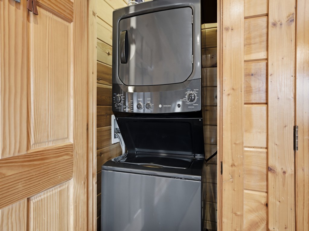 Knotty But Nice Vacation Rental in Sevierville - RedAwning