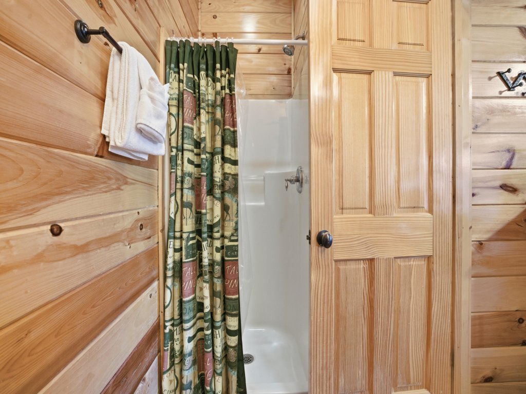 Knotty But Nice Vacation Rental in Sevierville - RedAwning