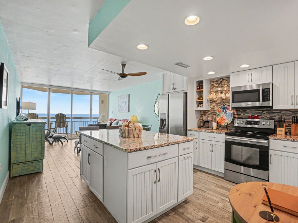 1008 Waters Edge Resort Vacation Rental in Garden City - RedAwning