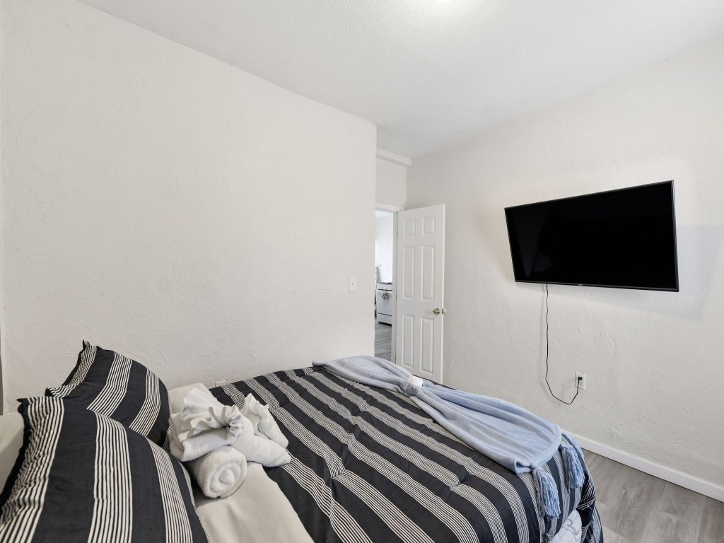 Cozy Adventure Filled Escape Free parking Vacation Rental in Massachusetts - RedAwning