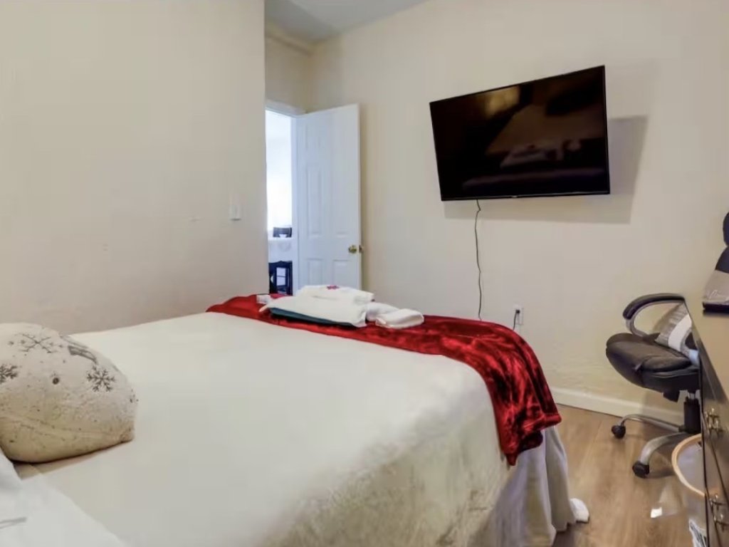 Cozy Adventure Filled Escape Free parking Vacation Rental in Massachusetts - RedAwning