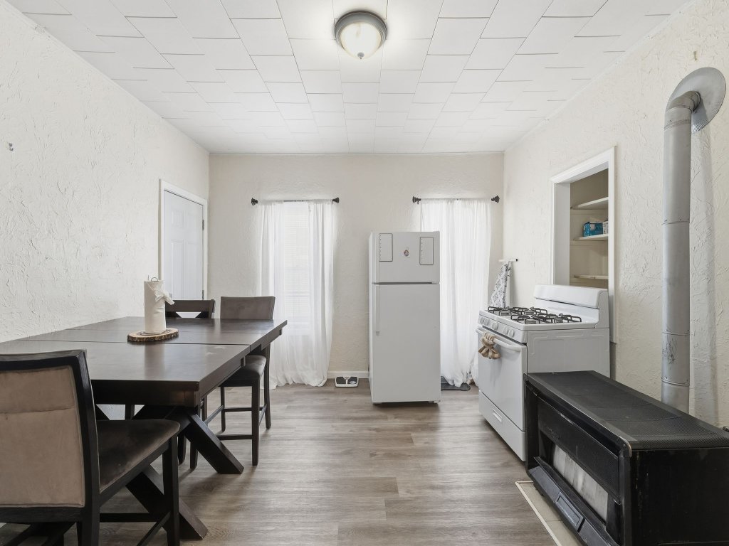 Cozy Adventure Filled Escape Free parking Vacation Rental in Massachusetts - RedAwning