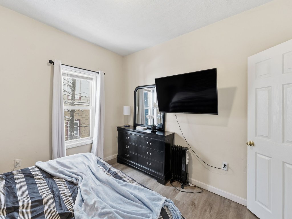 Cozy Adventure Filled Escape Free parking Vacation Rental in Massachusetts - RedAwning